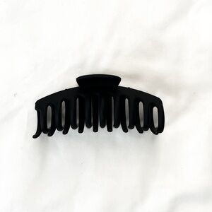 4” Black Hair Claw Clip